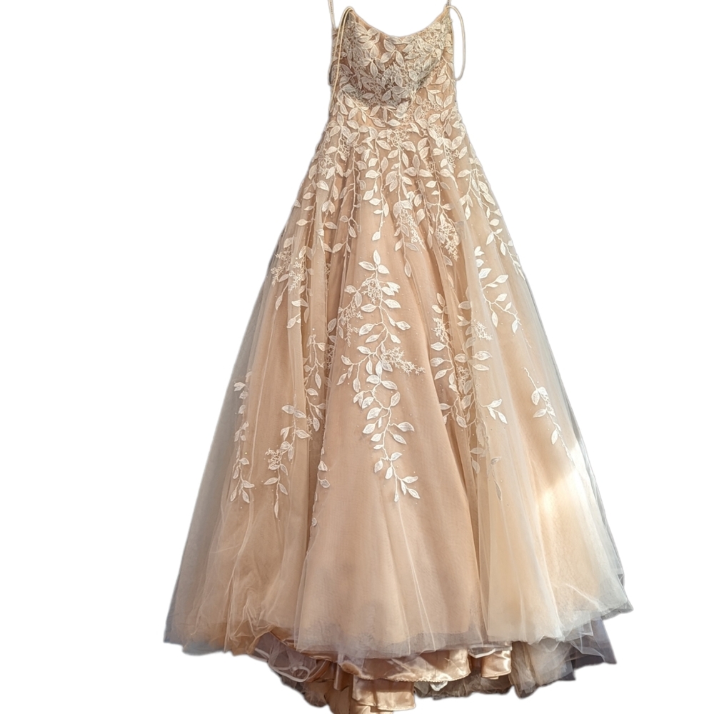 AMARRA 20171 Nude/Ivory Ball Gown - Size 4 - VGUC